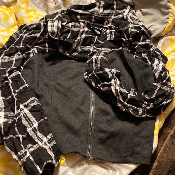 Zip up shirt - Picture 1 of 3